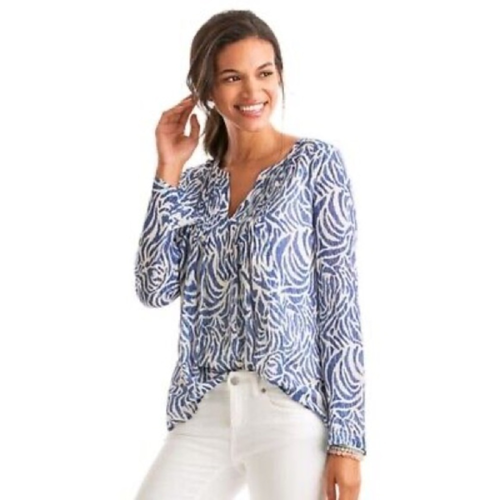 VINEYARD VINES silk pintuck blouse blue and white nautical zebra print, size XS